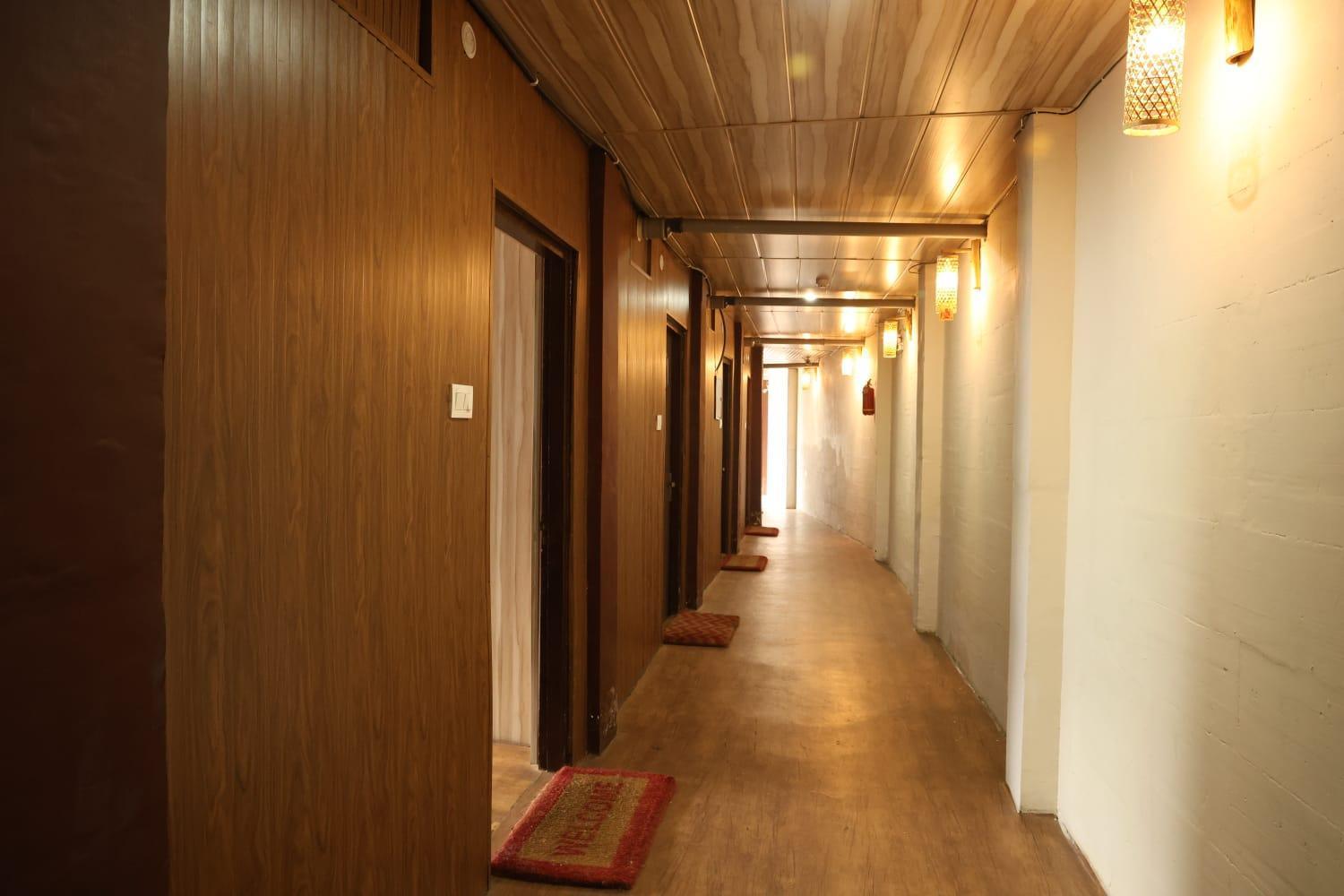 Sleeping Beauty Hotel Moutain View Property Joshīmath 外观 照片