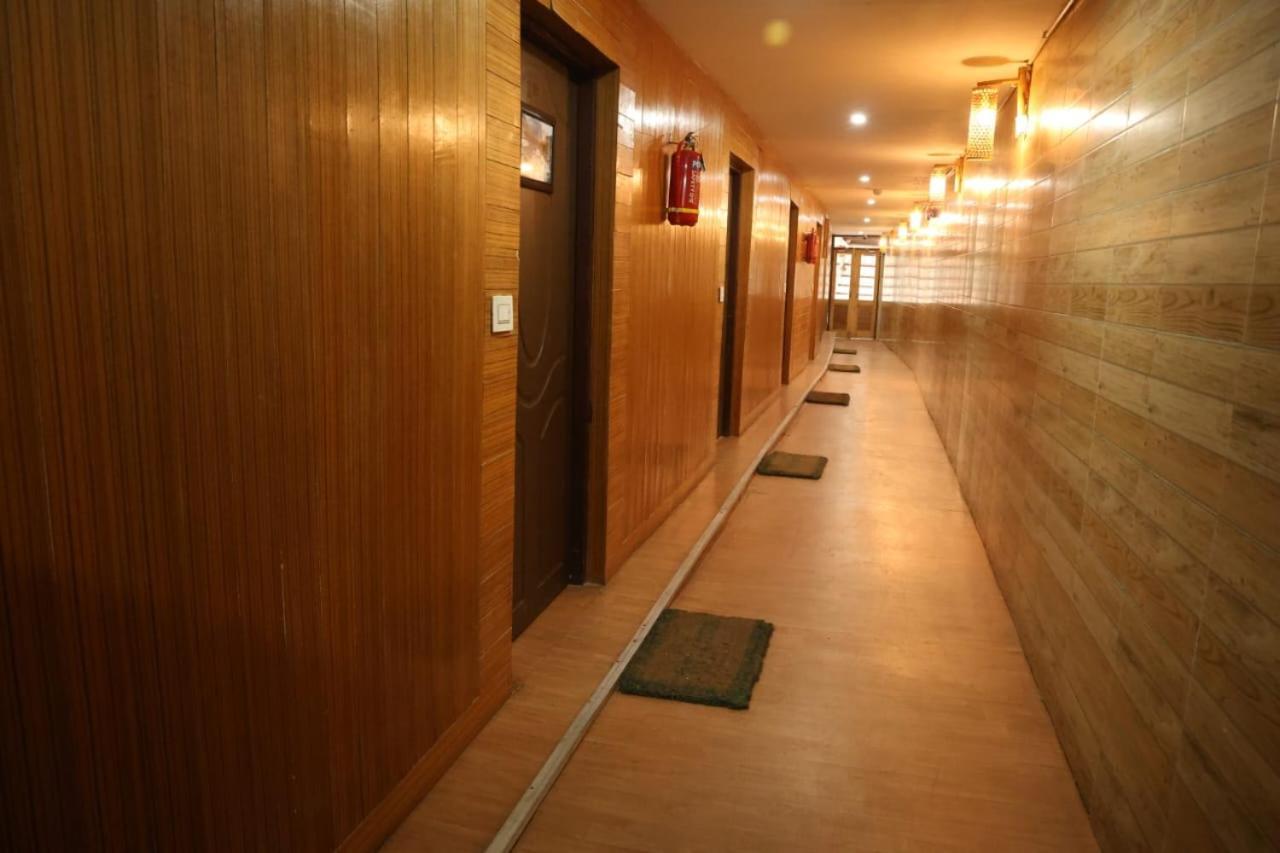 Sleeping Beauty Hotel Moutain View Property Joshīmath 外观 照片