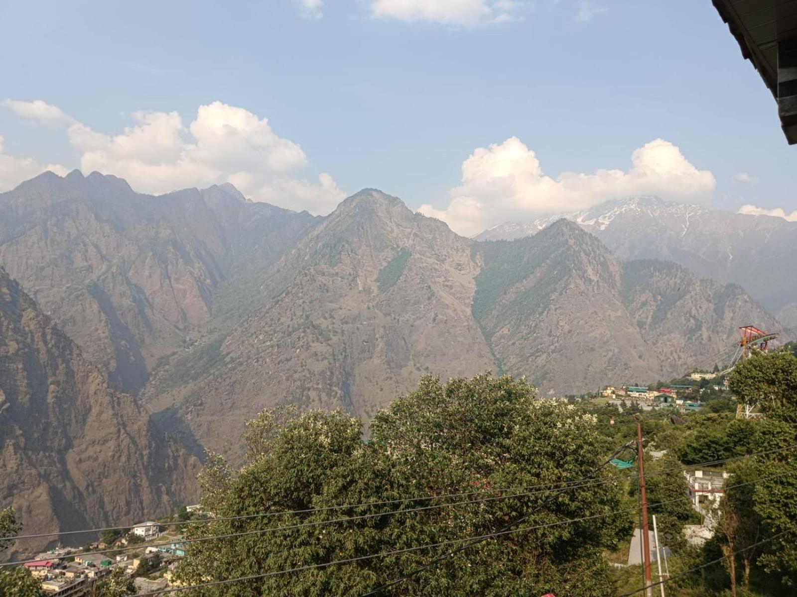 Sleeping Beauty Hotel Moutain View Property Joshīmath 外观 照片