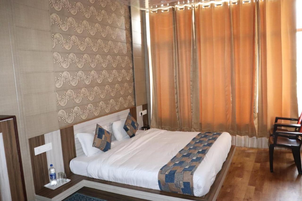 Sleeping Beauty Hotel Moutain View Property Joshīmath 外观 照片