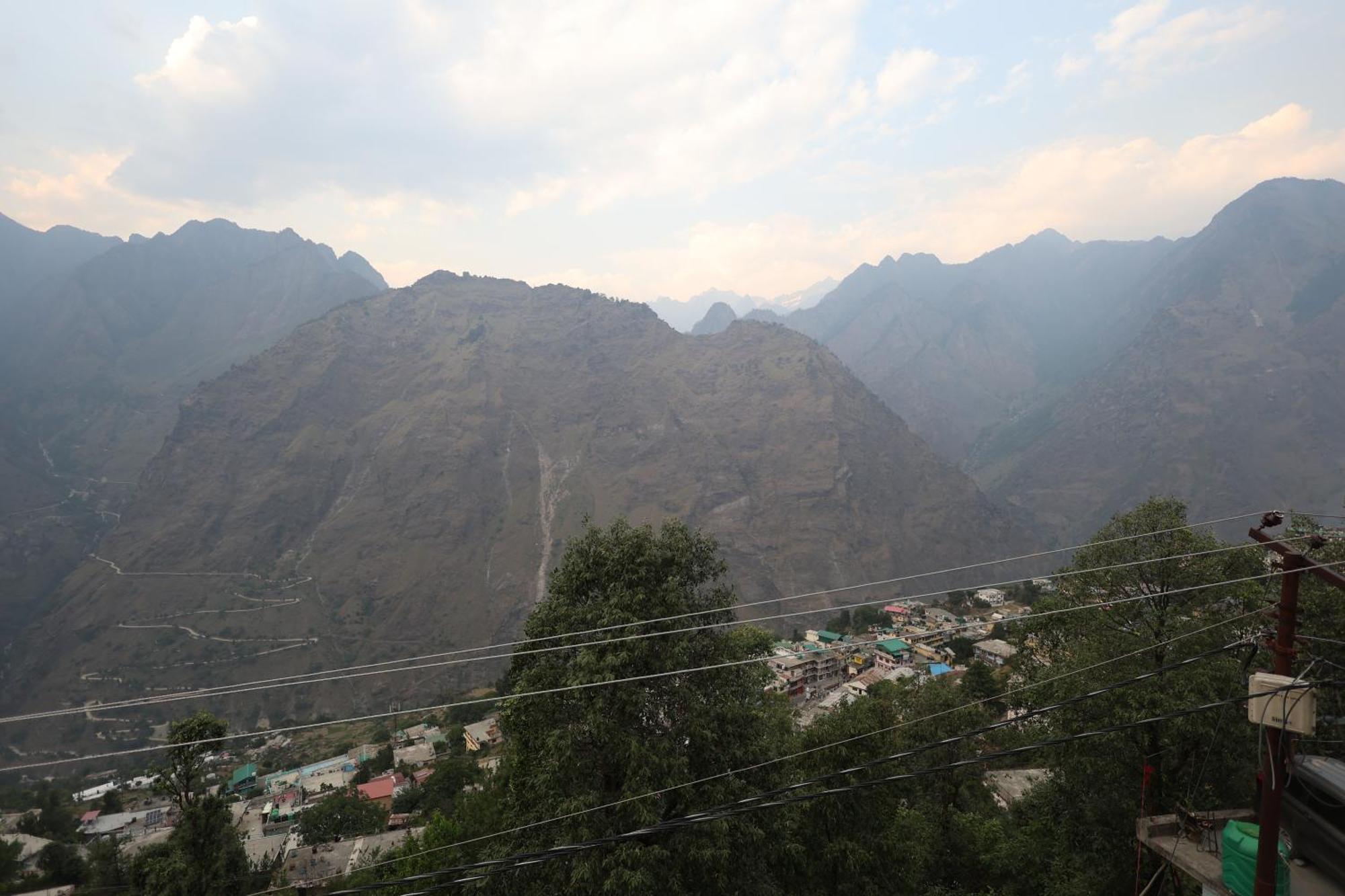 Sleeping Beauty Hotel Moutain View Property Joshīmath 外观 照片