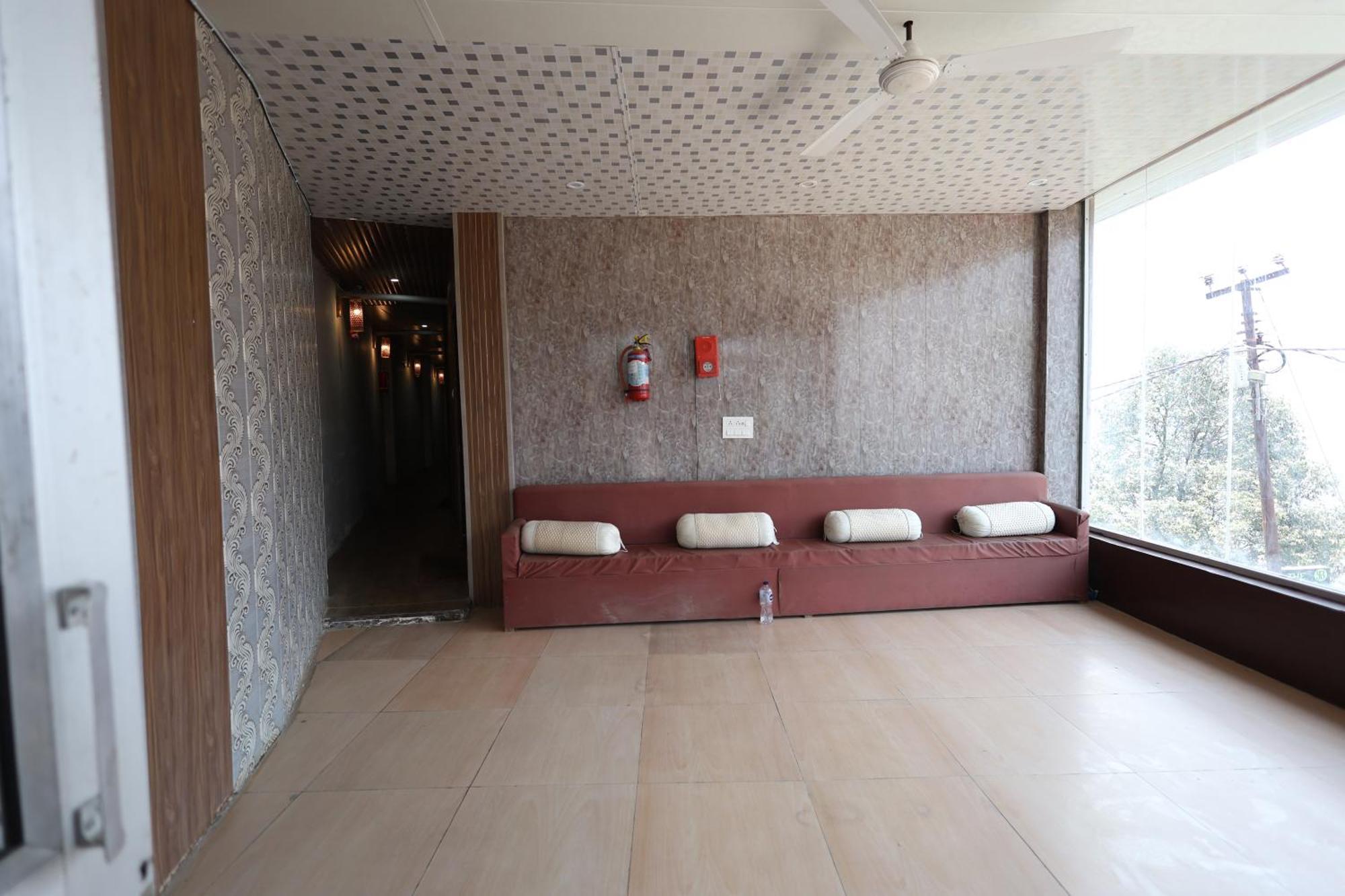 Sleeping Beauty Hotel Moutain View Property Joshīmath 外观 照片