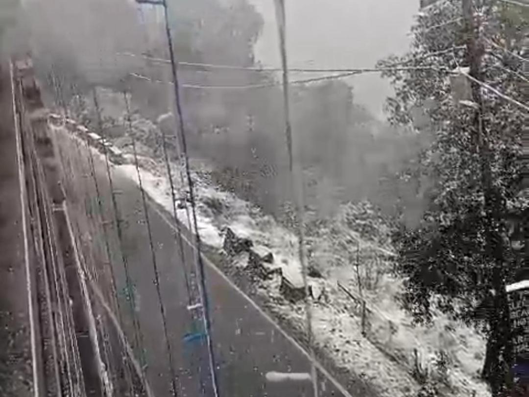 Sleeping Beauty Hotel Moutain View Property Joshīmath 外观 照片
